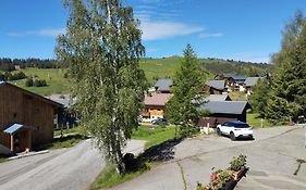 Les Saisies côté Bisanne appartement dans chalet LE Népal